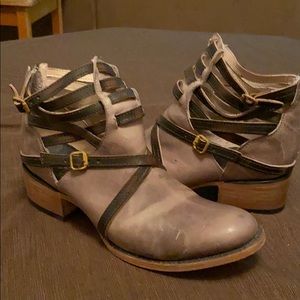 Freebird shoes size 9 (worn twice)